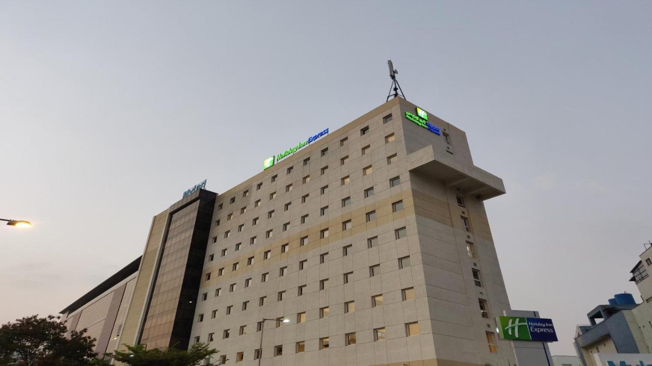 Holiday Inn Express Hyderabad Hitec City By Ihg Екстериор снимка